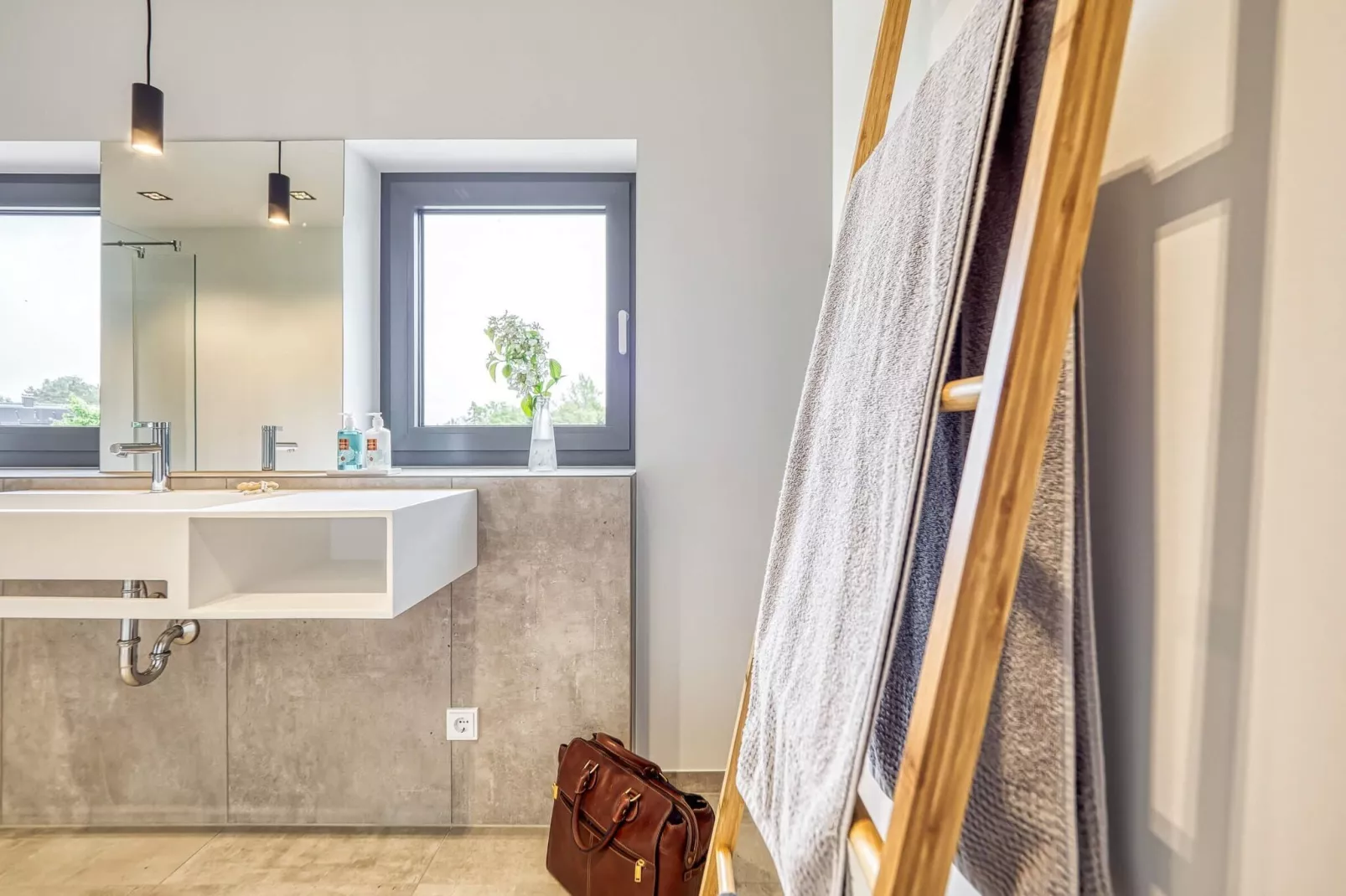 Peak One-Bathroom