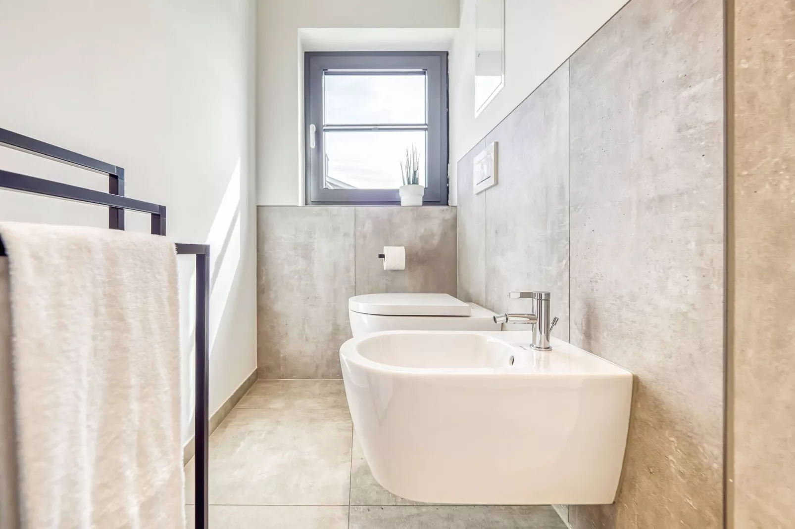 Peak One-Bathroom