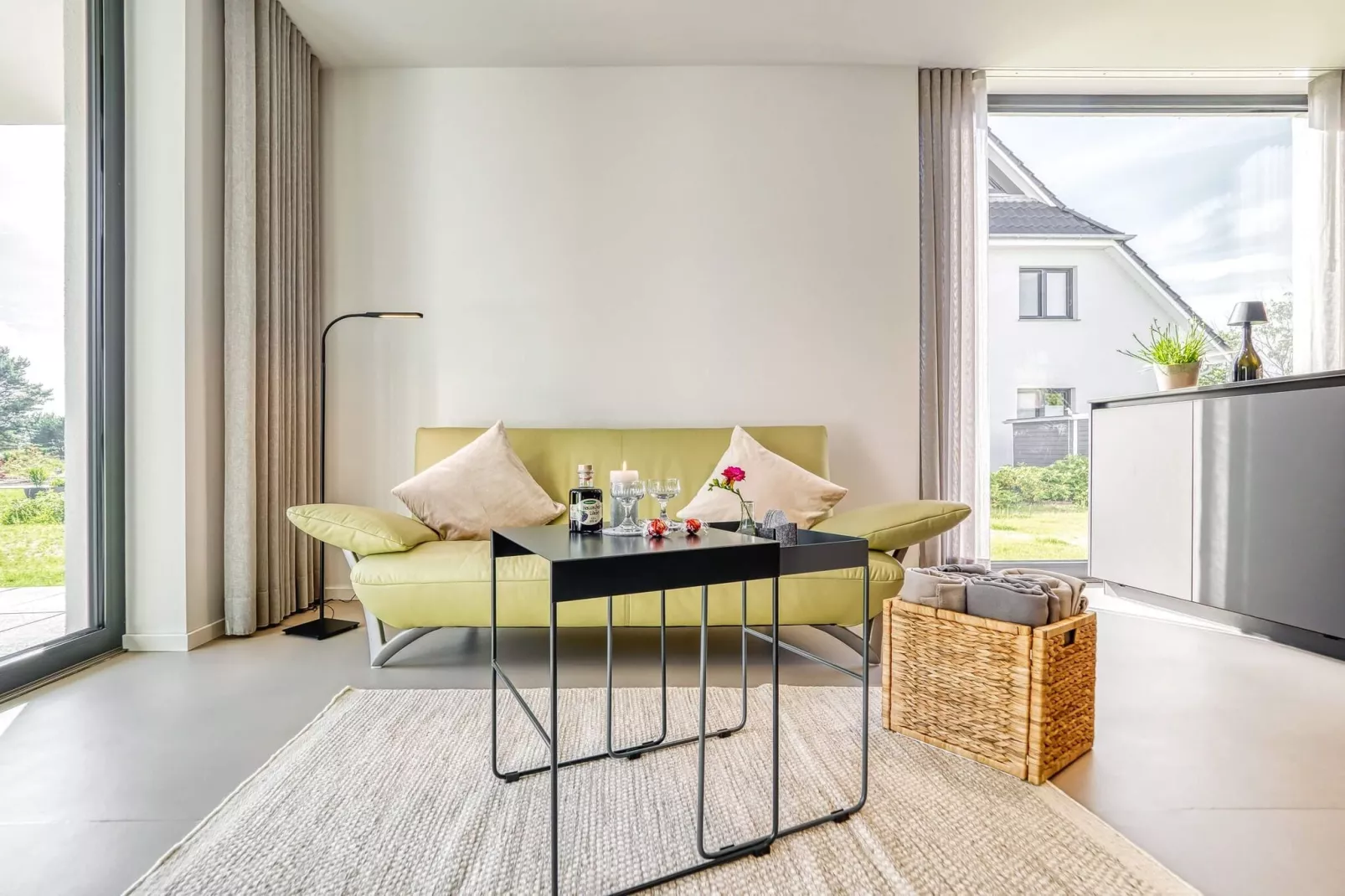 Peak Two-Living room