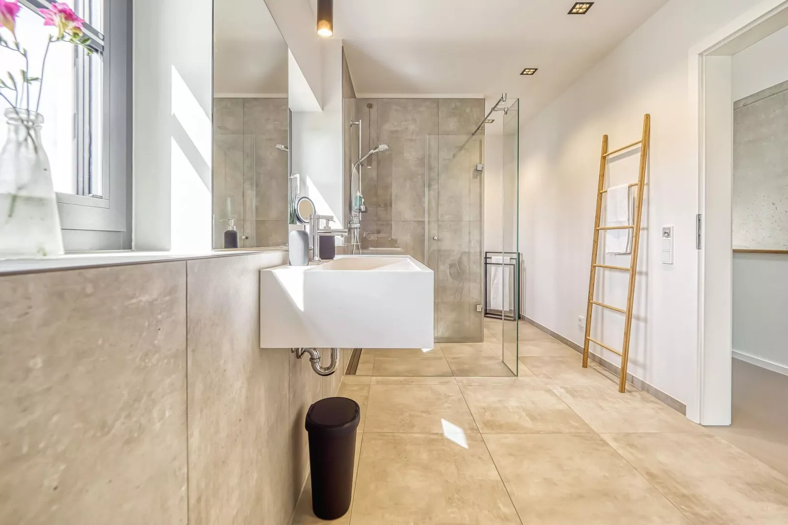 Peak Two-Bathroom