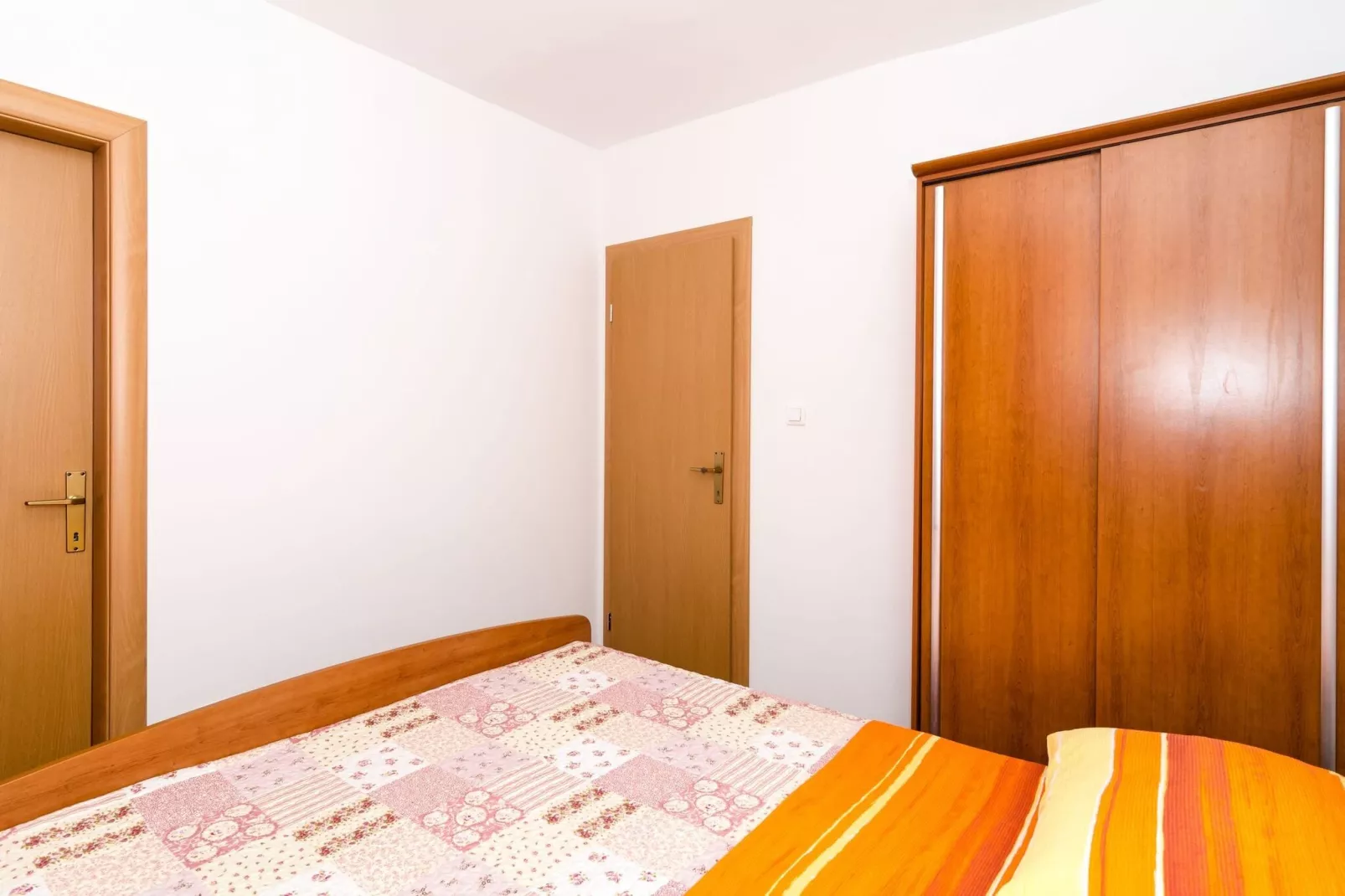 Apartment Berk - One-Bedroom Apartment with Terrace-Schlafzimmer