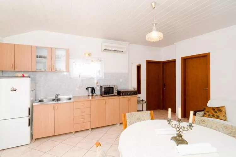 Apartments Villa Nikol - Comfort Two Bedroom Apartment with Sea View (APT 3)-Küche