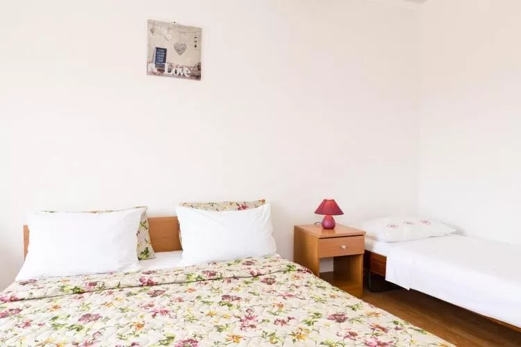 Apartments Villa Nikol - Comfort Two Bedroom Apartment with Sea View (APT 3)-Schlafzimmer
