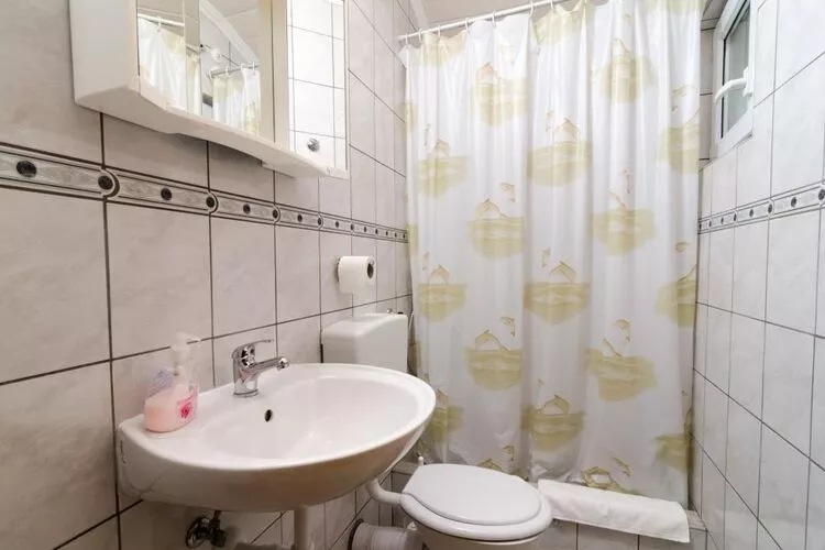 Apartments Villa Nikol - Standard Two Bedroom Apartment with Sea View (APT 1)-Badezimmer