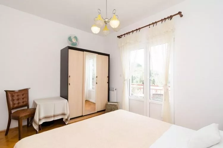 Apartments Villa Nikol - Two Bedroom Apartment with Sea View (APT 4)-Schlafzimmer
