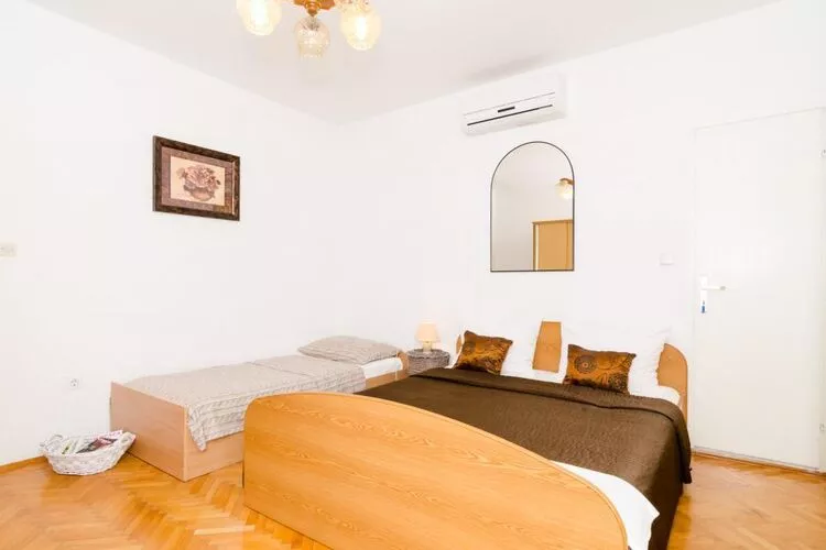 Apartments Villa Nikol - Two Bedroom Apartment with Sea View (APT 4)-Schlafzimmer