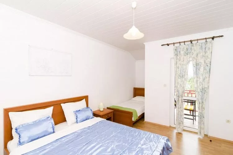 Apartments Villa Nikol - One Bedroom Apartment with Sea View (APT 2)-Schlafzimmer
