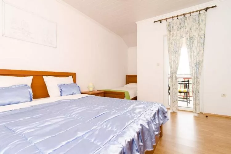 Apartments Villa Nikol - One Bedroom Apartment with Sea View (APT 2)-Schlafzimmer