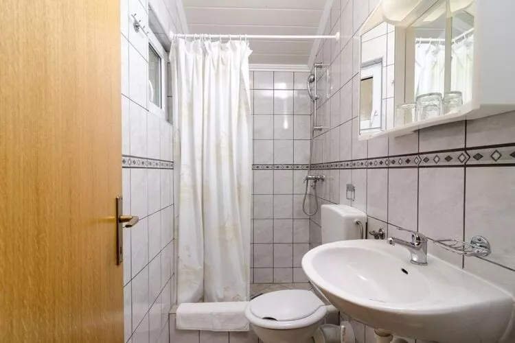 Apartments Villa Nikol - One Bedroom Apartment with Sea View (APT 2)-Badezimmer