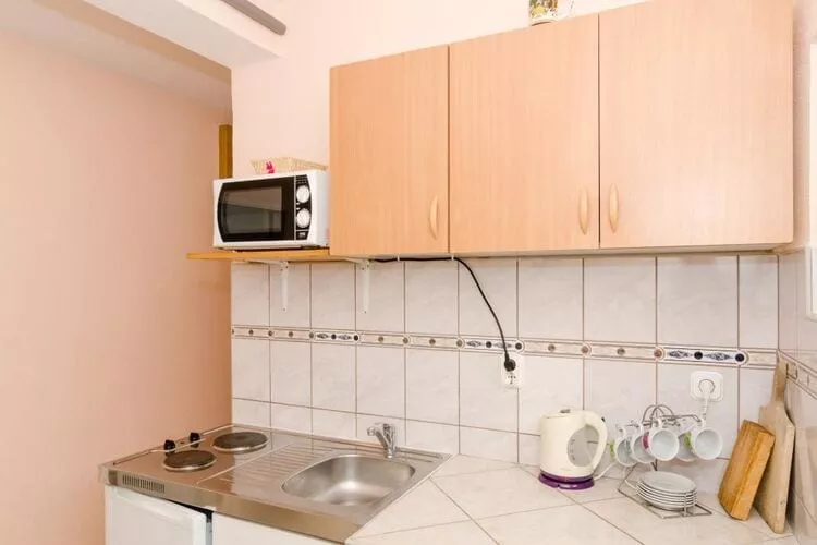 Apartments Villa Nikol - Two Bedroom Apartment with Balcony and Sea View (APT 7)-Küche