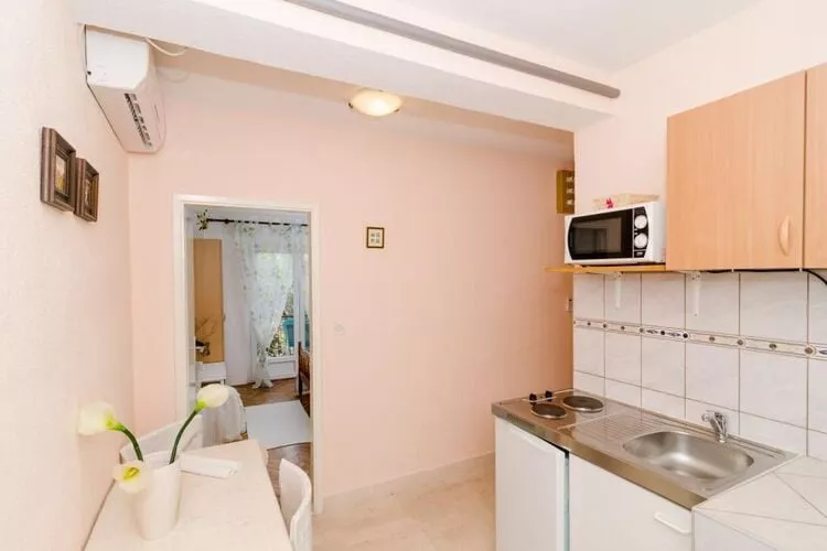 Apartments Villa Nikol - Two Bedroom Apartment with Balcony and Sea View (APT 7)-Küche