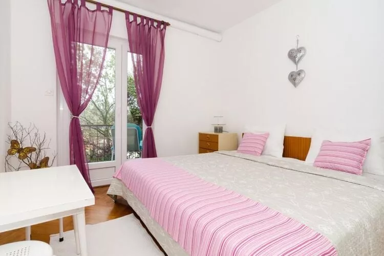 Apartments Villa Nikol - Two Bedroom Apartment with Balcony and Sea View (APT 7)-Schlafzimmer