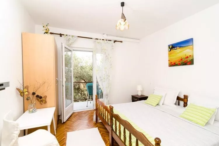 Apartments Villa Nikol - Two Bedroom Apartment with Balcony and Sea View (APT 7)-Schlafzimmer