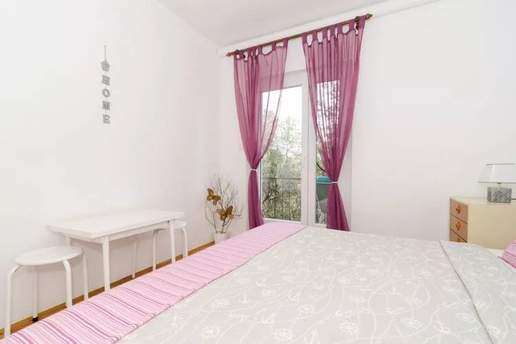Apartments Villa Nikol - Two Bedroom Apartment with Balcony and Sea View (APT 7)-Schlafzimmer