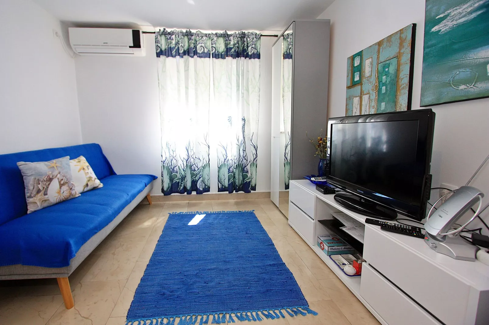 Apartment Zorica - One Bedroom Apartment with Terrace (ST)-Salon