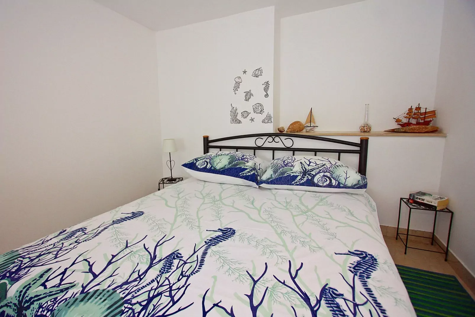 Apartment Zorica - One Bedroom Apartment with Terrace (ST)-Chambre
