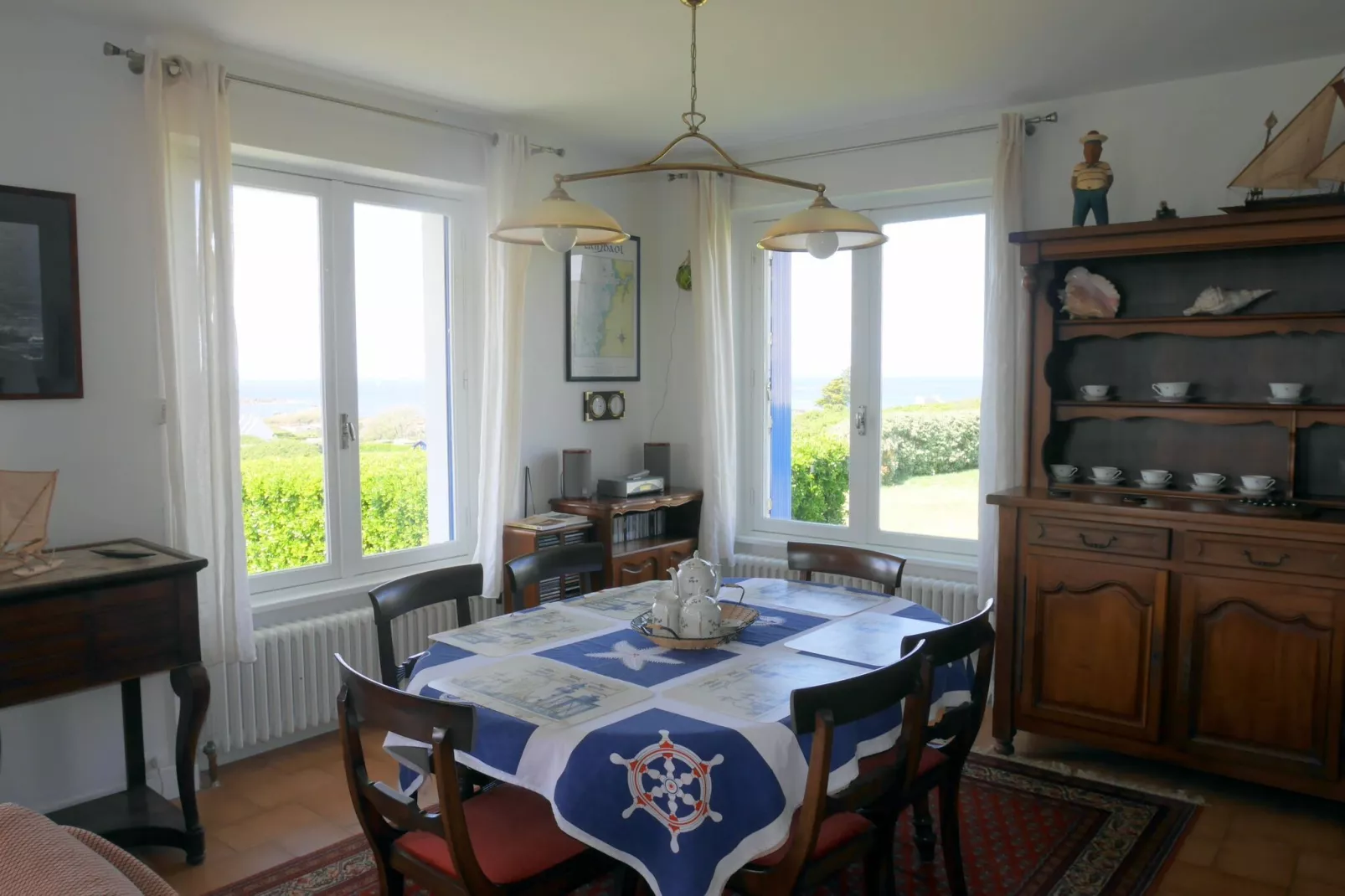 Ferienhaus mit 180° Panorama Meerblick Lampaul-Plouarzel-Dining room