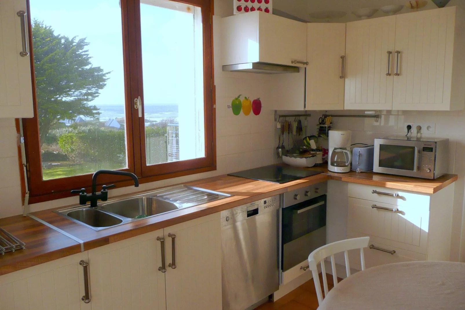 Ferienhaus mit 180° Panorama Meerblick Lampaul-Plouarzel-Kitchen