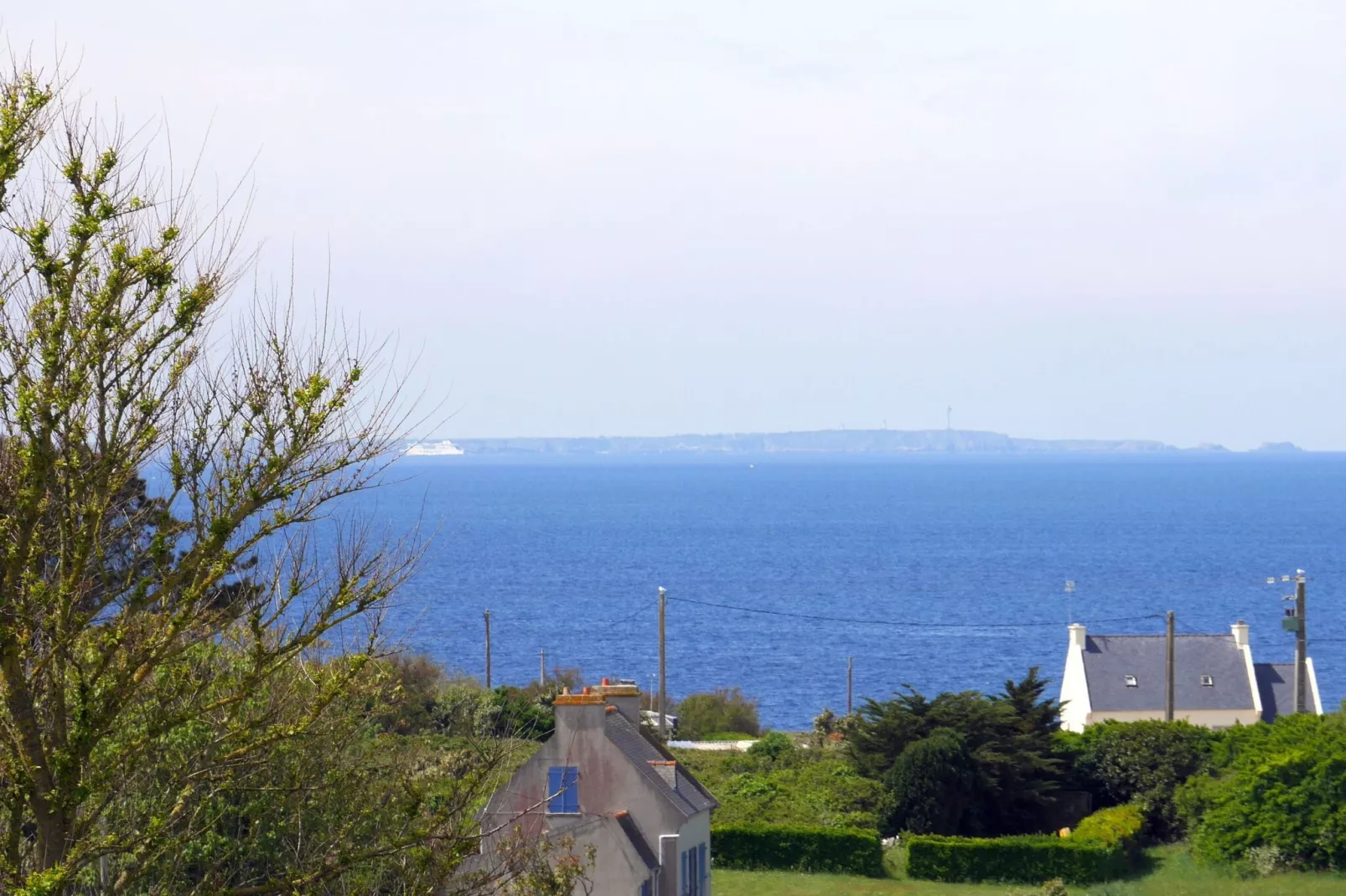 Ferienhaus mit 180° Panorama Meerblick Lampaul-Plouarzel-View summer