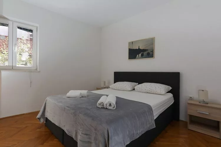 Apartment Perina - Comfort Two Bedroom Apartment with Terrace and Sea View-Chambre