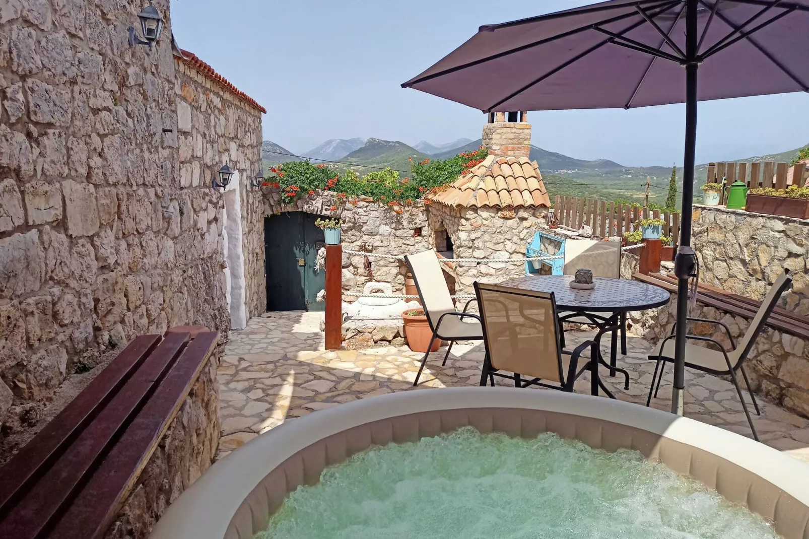 Holiday Home Mario - One-Bedroom Holiday Home-Terrasse
