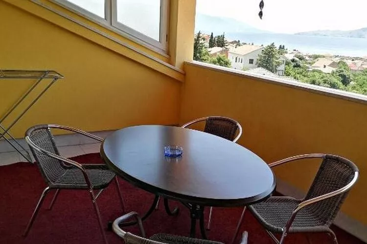 House Panorama - One Bedroom Apartment with Balcony and Sea View (Panoramahaus)-Terrace