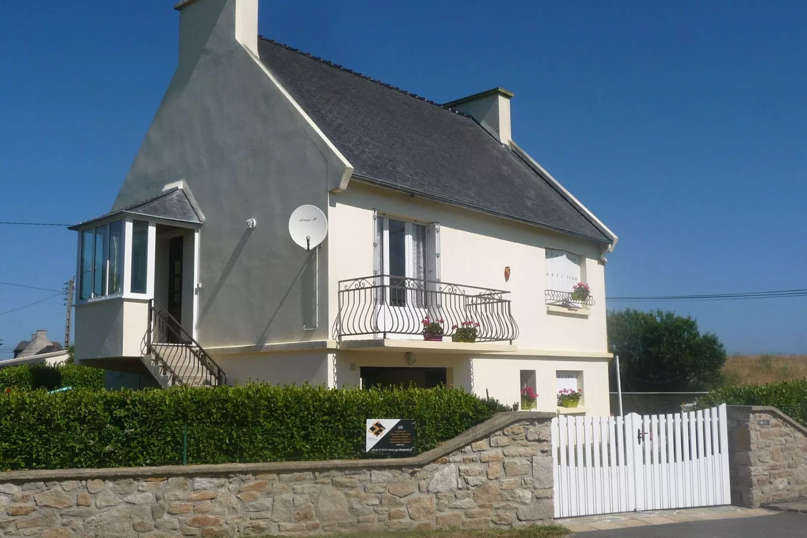 50m vom Sandstrand Ferienhaus Ploudalmézeau-Exterior summer
