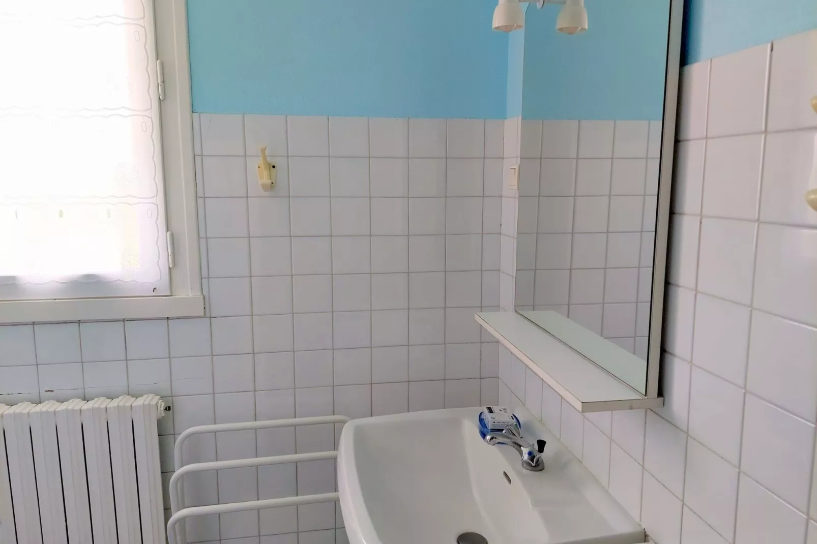50m vom Sandstrand Ferienhaus Ploudalmézeau-Bathroom