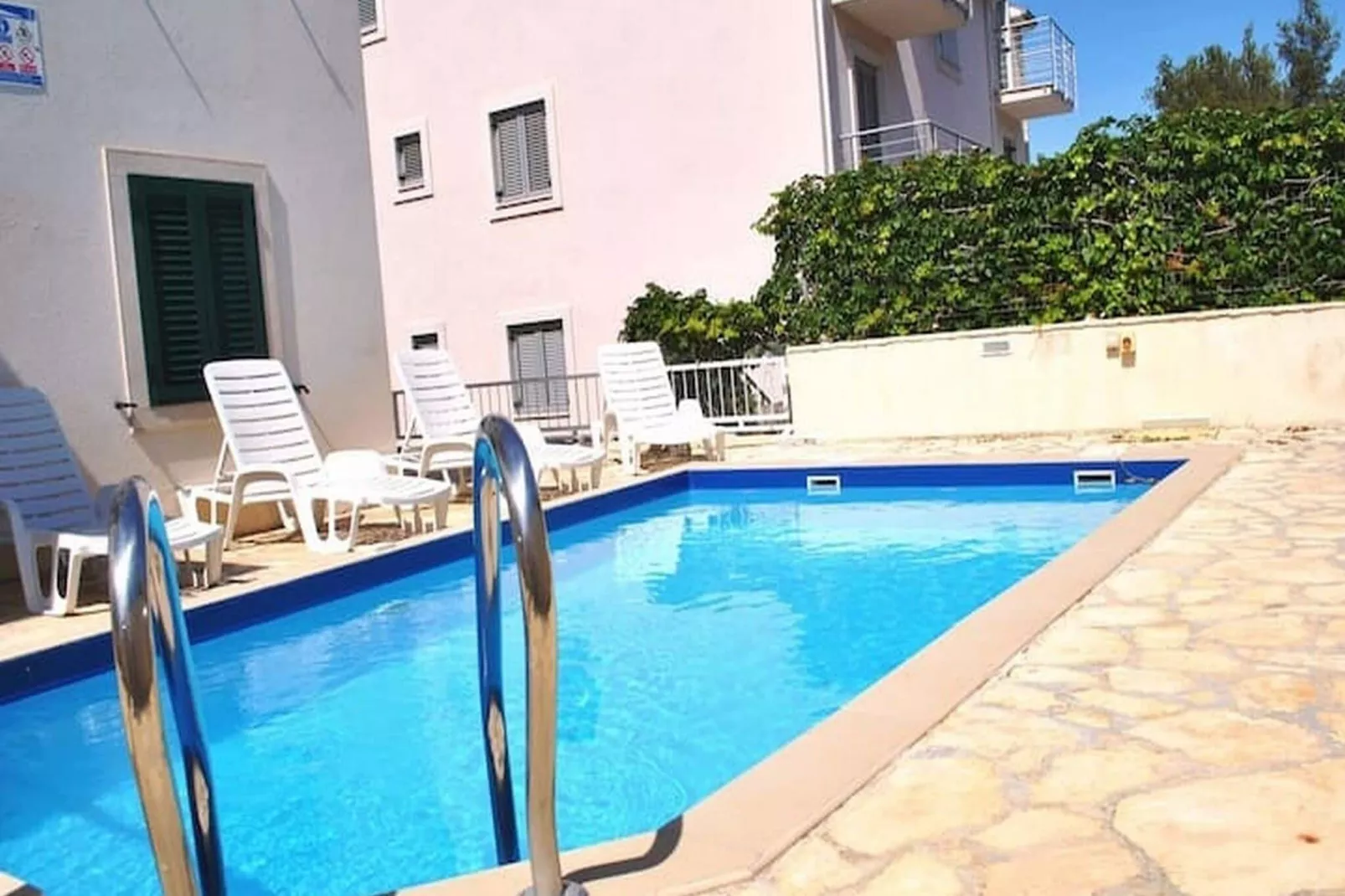 Apartment Sunflower -  Two bedroom apartment with Terrace and Sea View-Piscine
