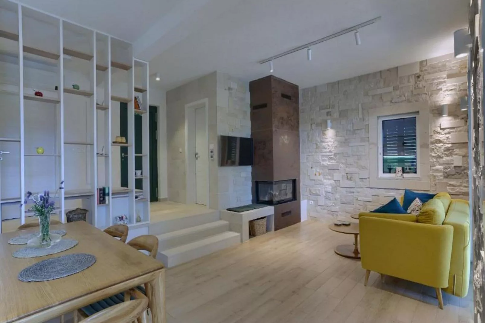 Villa Vera -Three Bedroom Villa with Swimming pool-Salon