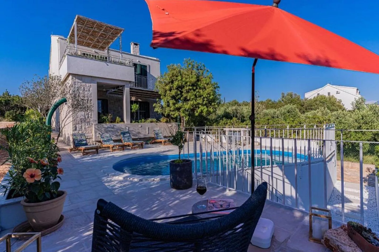 Villa Vera -Three Bedroom Villa with Swimming pool-Piscine