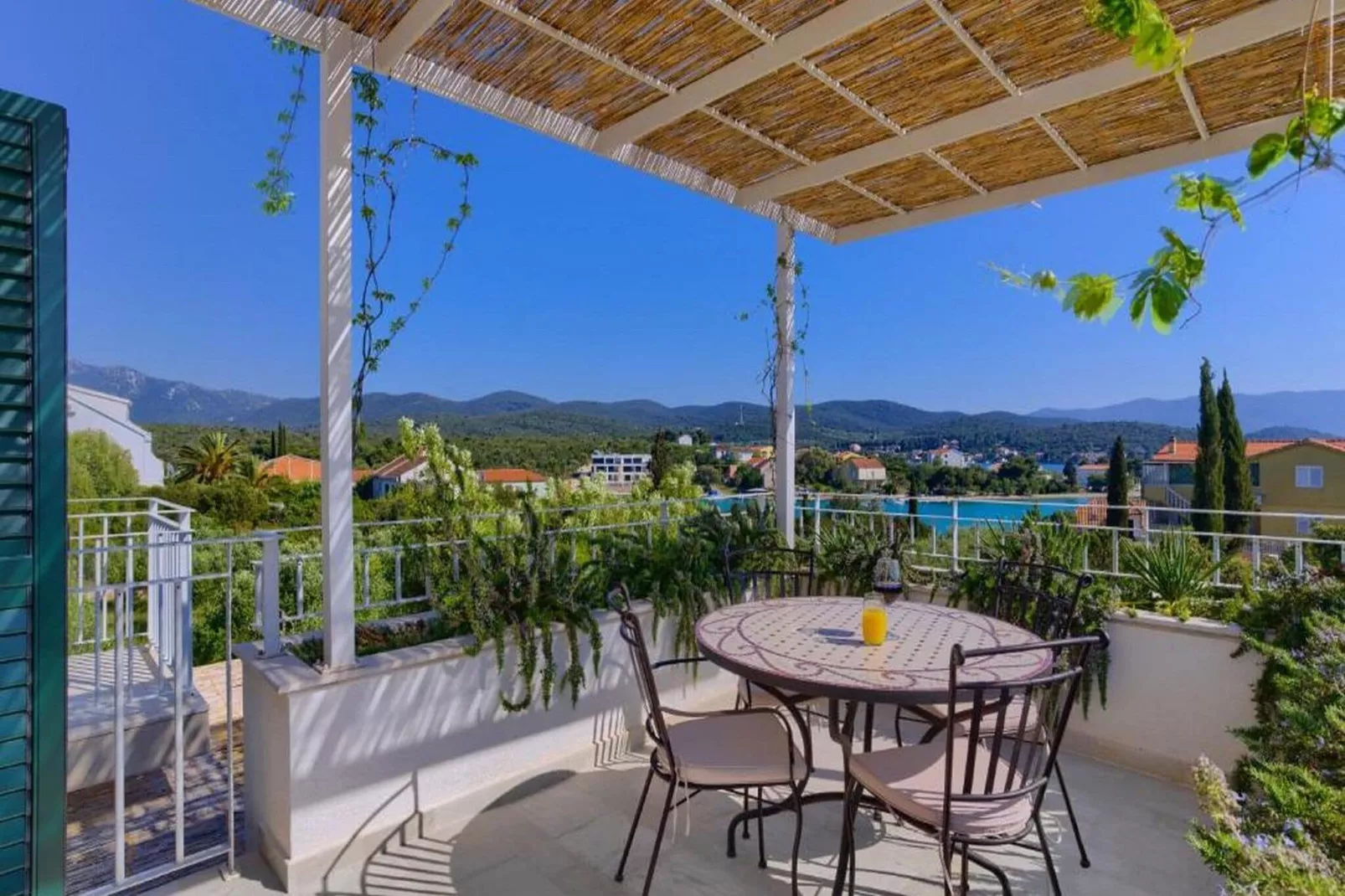Villa Vera -Three Bedroom Villa with Swimming pool-Terrasse