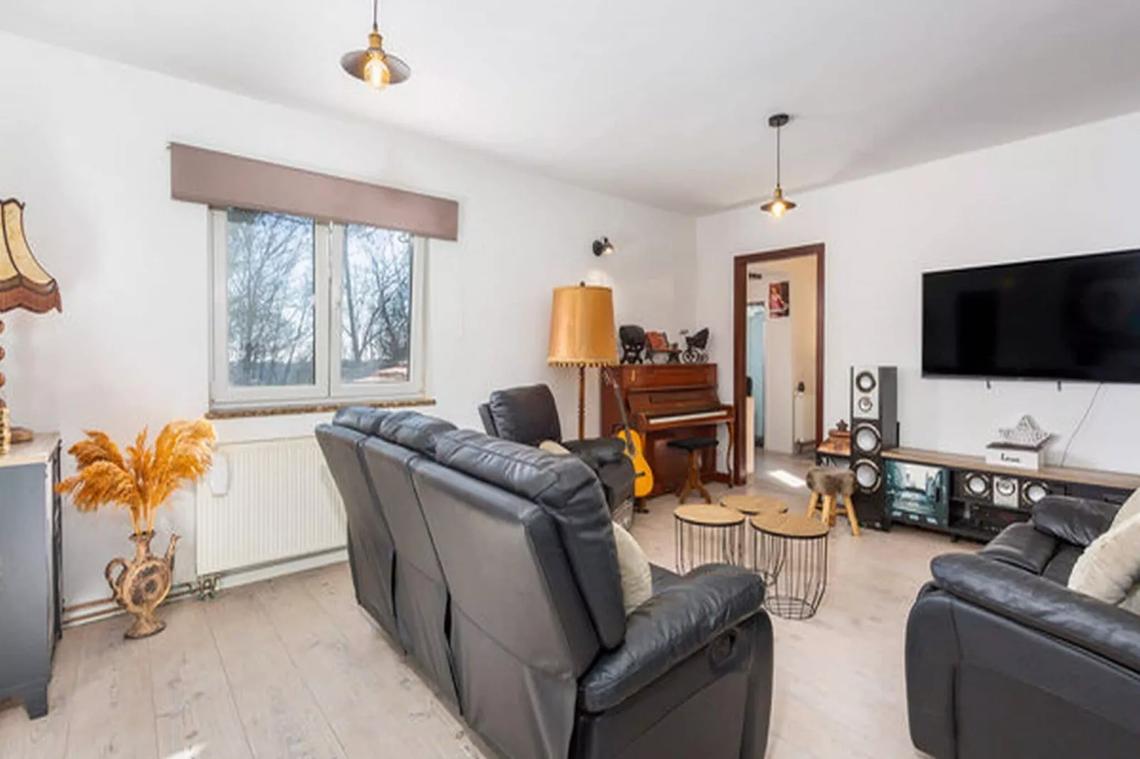 Apartment Brletic - Three Bedroom Apartment with Terrace-Dining room