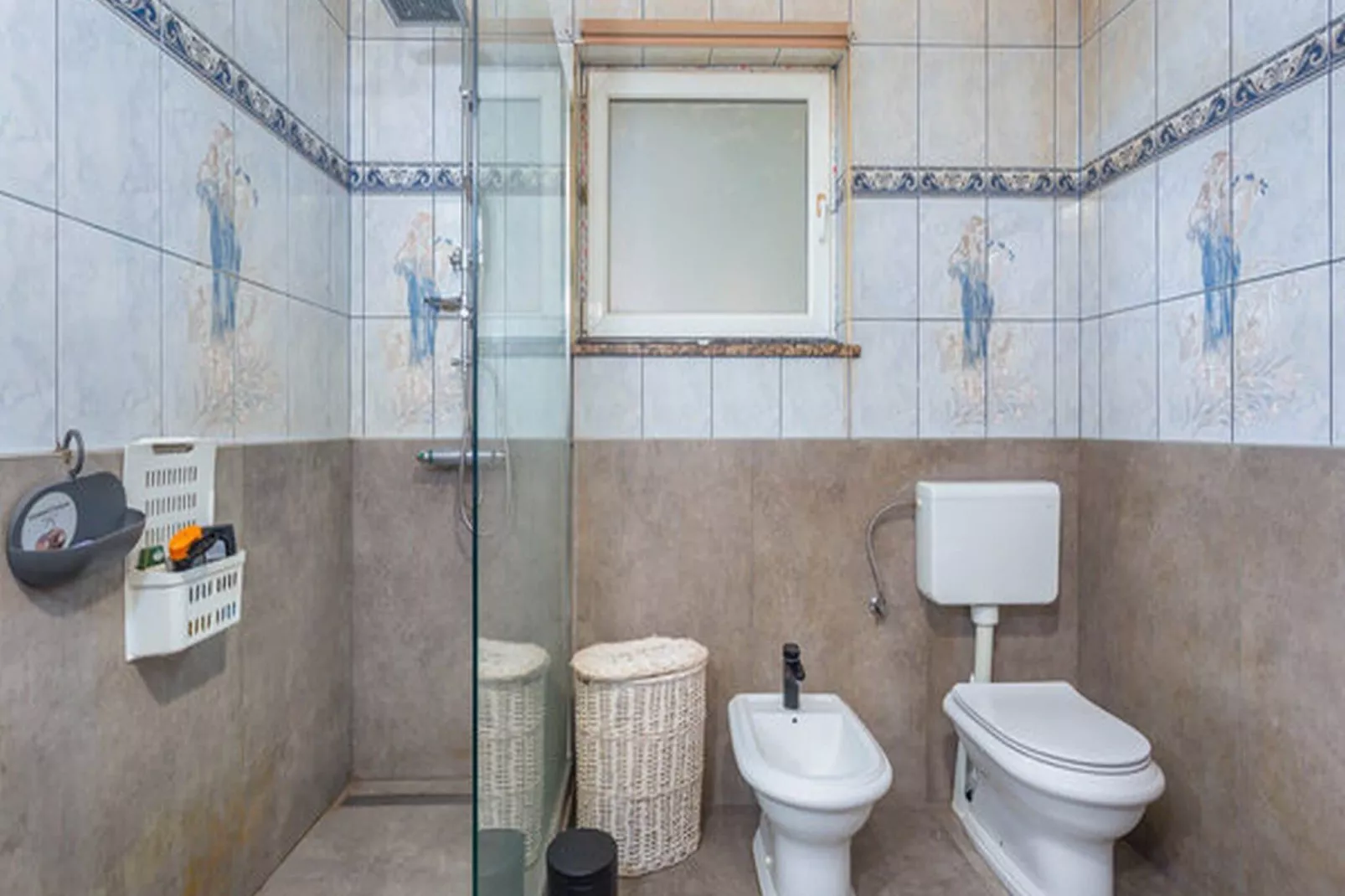 Apartment Brletic - Three Bedroom Apartment with Terrace-Bathroom