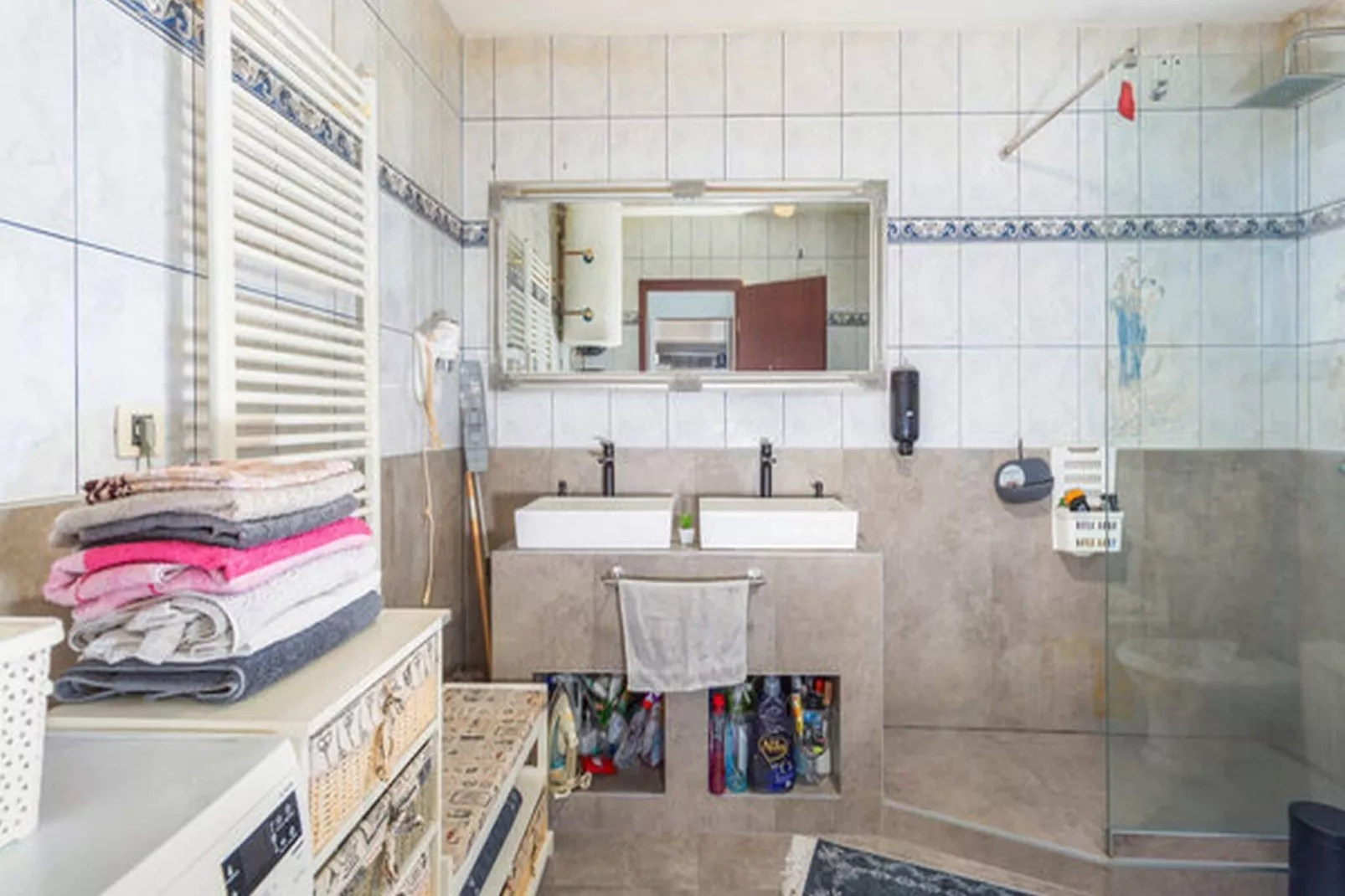 Apartment Brletic - Three Bedroom Apartment with Terrace-Bathroom