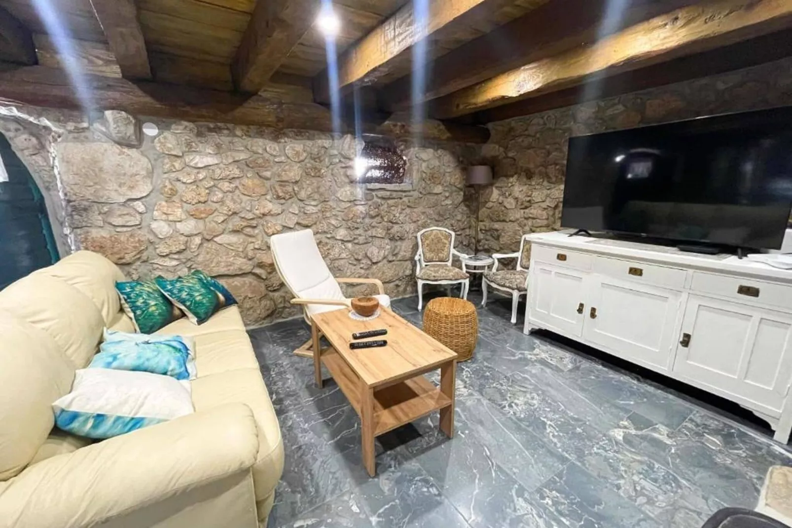 Holiday Home Paun-Salon