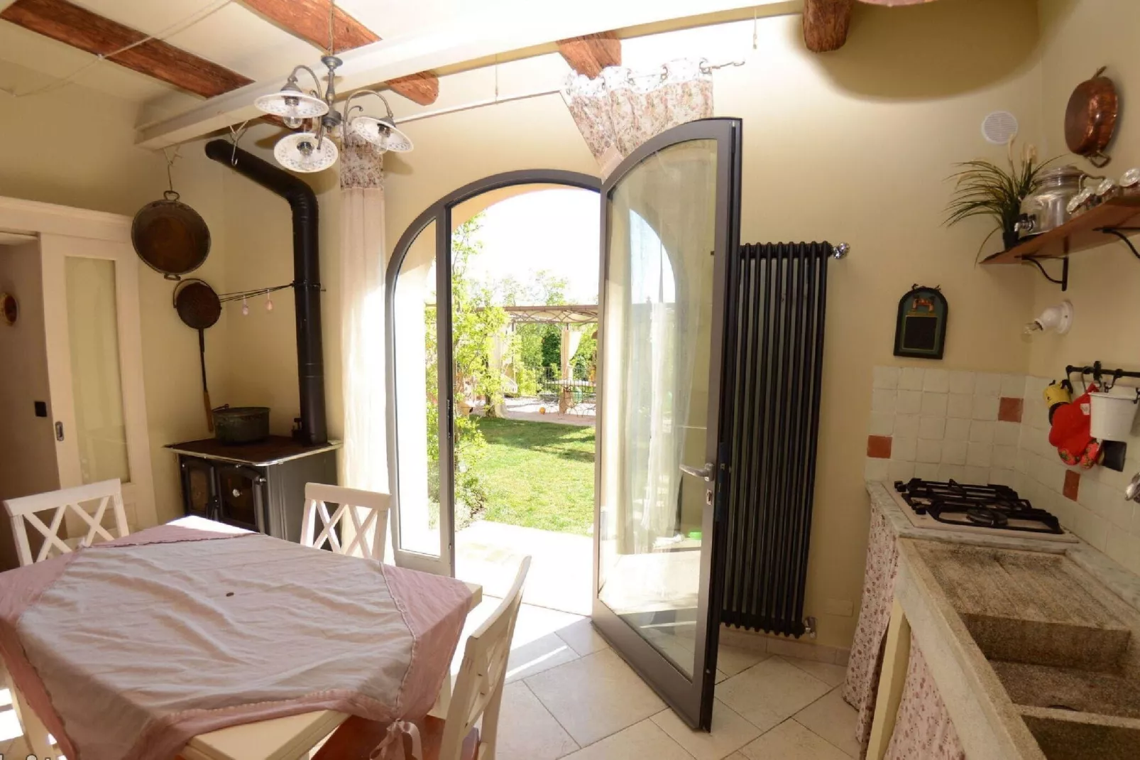 Al Colle Di Lari-Dining room