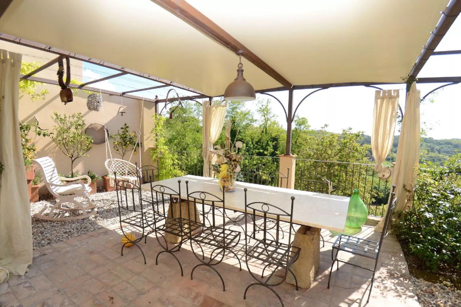 Al Colle Di Lari-Dining room