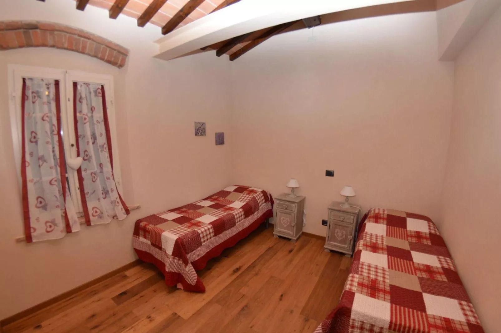 Al Colle Di Lari-Bedroom