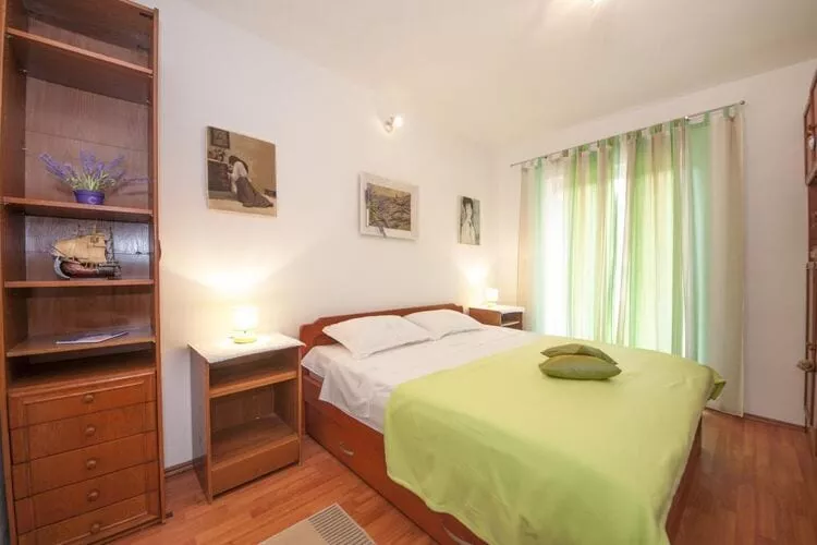Apartments Kalajzic- Comfort Two Bedroom Apartment with Terrace(A1) (ST)-Chambre
