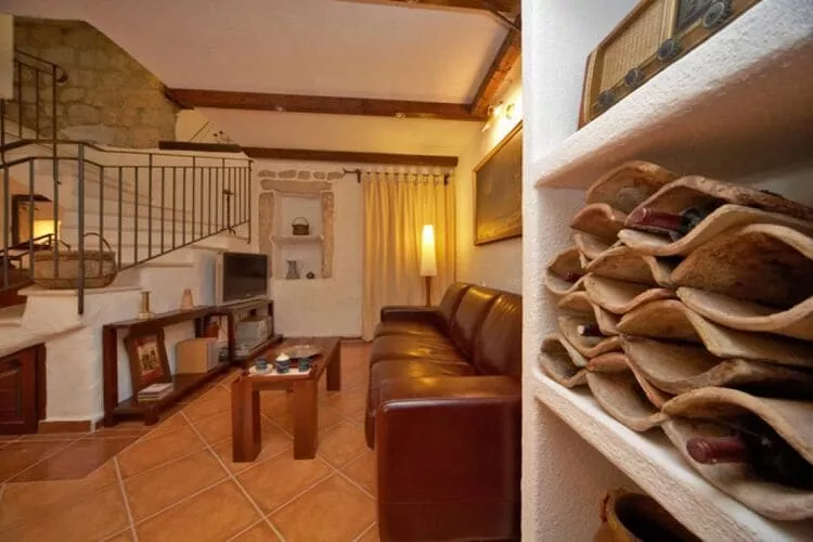 House Rilović - Two Bedroom House with Swimming Pool and Jacuzzi-Living room