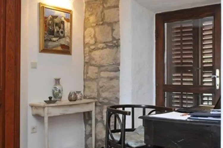 House Rilović - Two Bedroom House with Swimming Pool and Jacuzzi-Living room