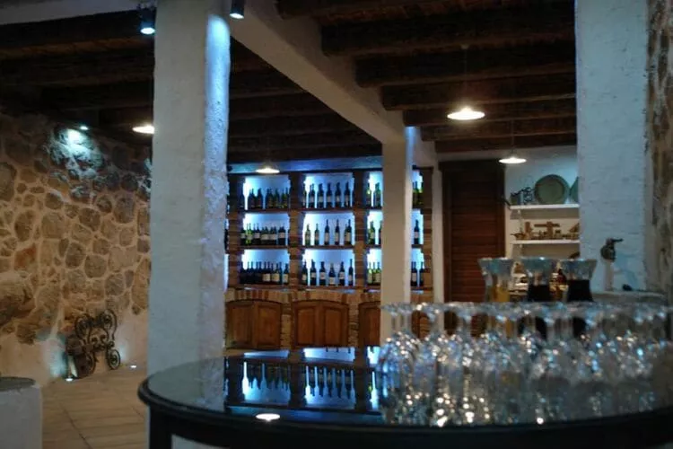 House Rilović - Two Bedroom House with Swimming Pool and Jacuzzi-Dining room
