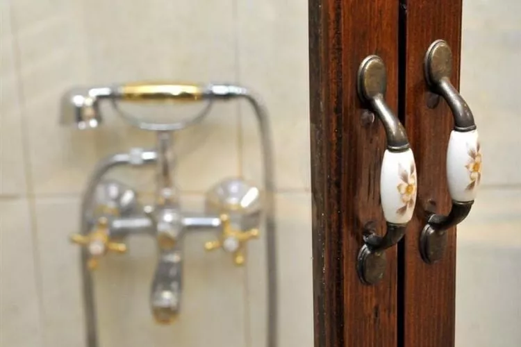 House Rilović - Two Bedroom House with Swimming Pool and Jacuzzi-Bathroom
