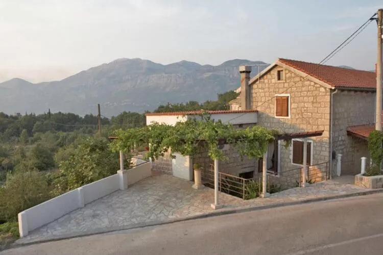 House Rilović - Two Bedroom House with Swimming Pool and Jacuzzi-Outdoor