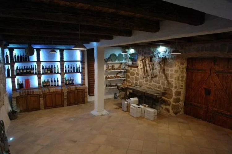 House Rilović - Two Bedroom House with Swimming Pool and Jacuzzi-Indoor