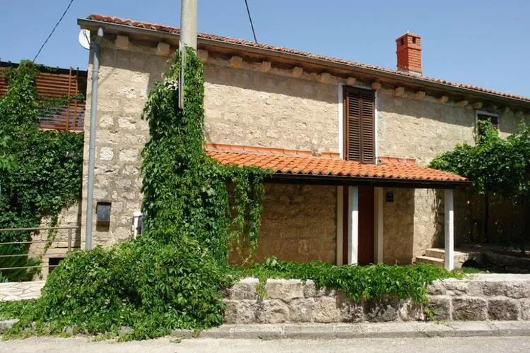 House Rilović - Two Bedroom House with Swimming Pool and Jacuzzi-Outdoor