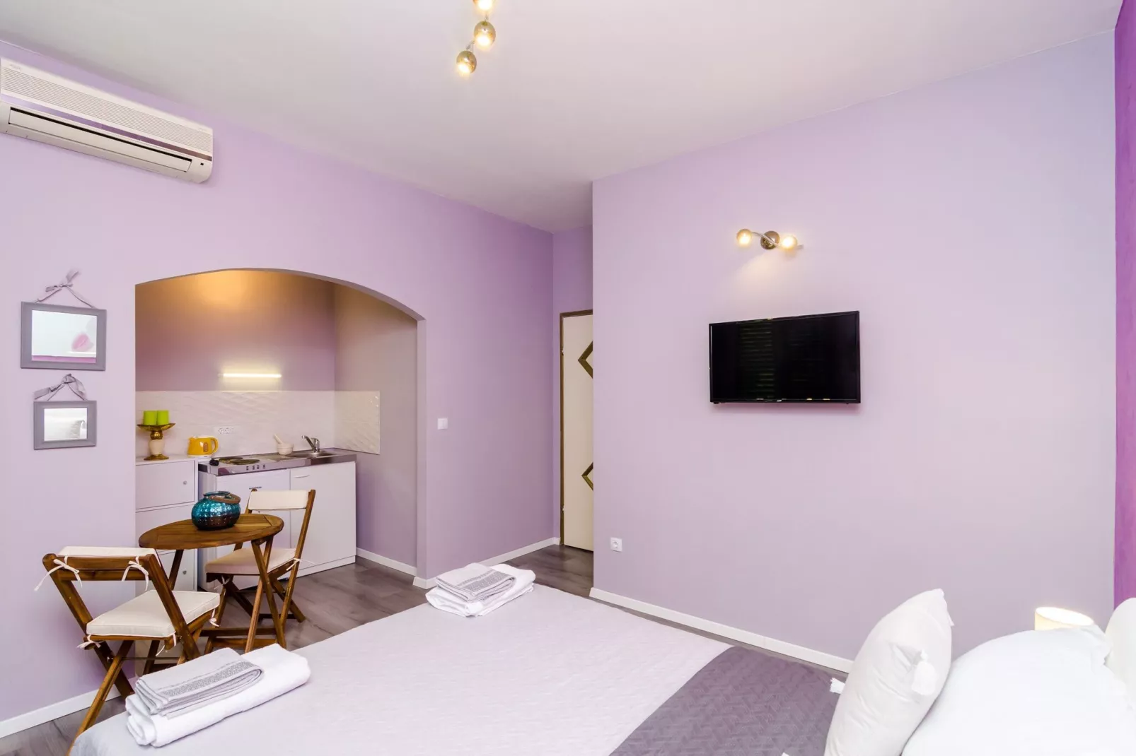 Apartment Tenega - Studio Apartment with City View-Bedroom