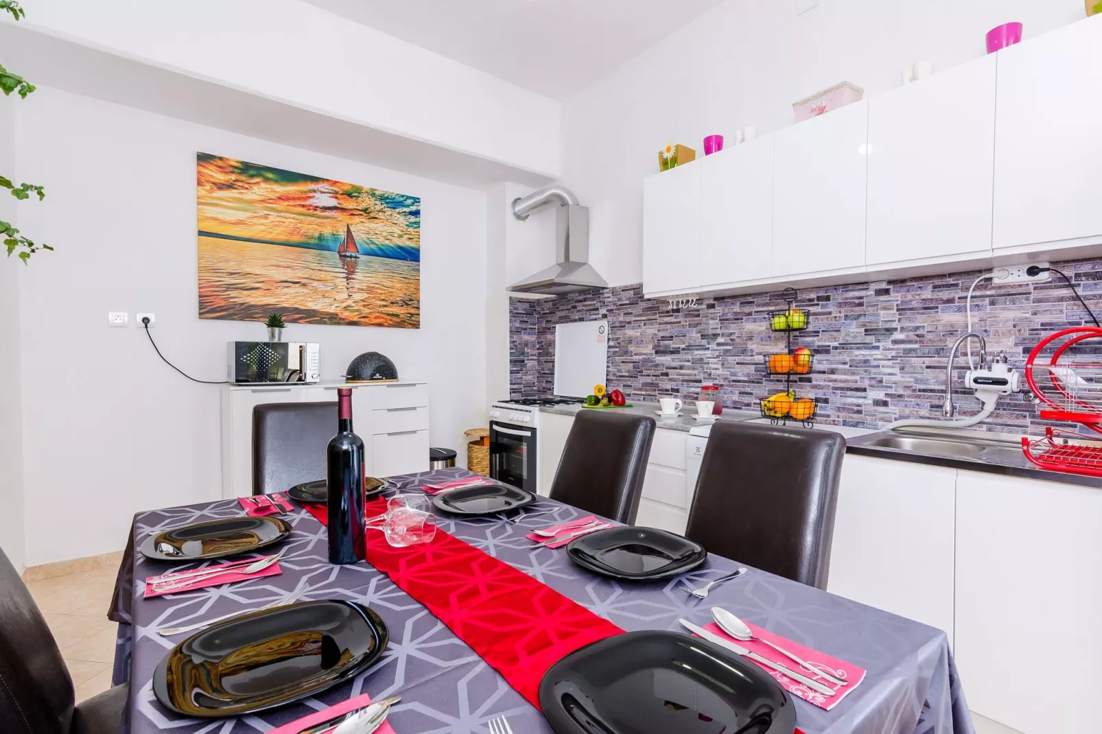 Holiday Home Lungo Mare - Three Bedroom Holiday Home with Terrace and Sea View-Dining room