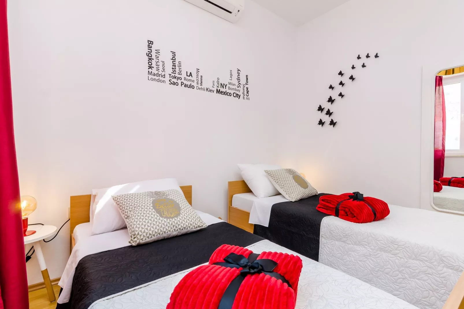 Holiday Home Lungo Mare - Three Bedroom Holiday Home with Terrace and Sea View-Bedroom